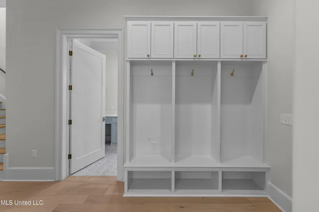 $929,500 | 102 Commonwealth Drive, Madison, MS 39110