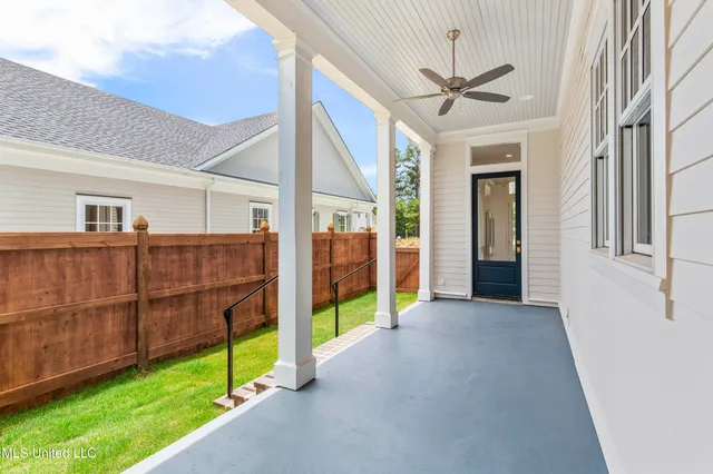 $929,500 | 102 Commonwealth Drive, Madison, MS 39110