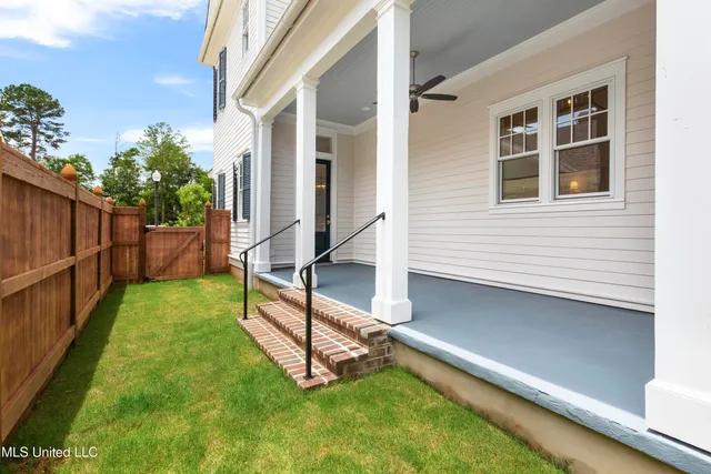 $929,500 | 102 Commonwealth Drive, Madison, MS 39110