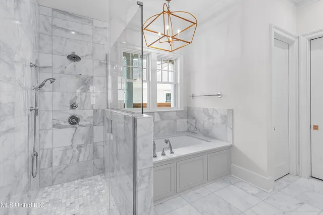 $929,500 | 102 Commonwealth Drive, Madison, MS 39110