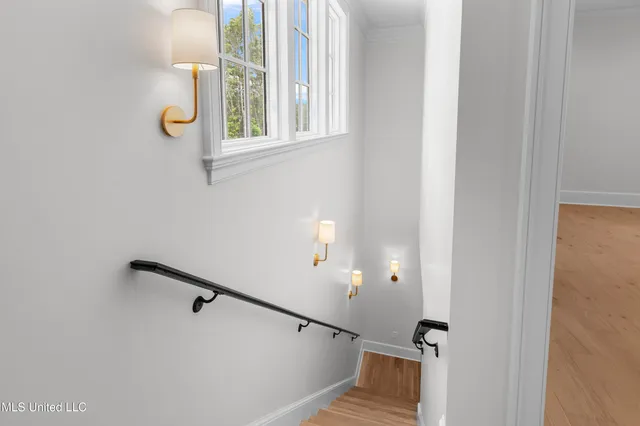 $929,500 | 102 Commonwealth Drive, Madison, MS 39110