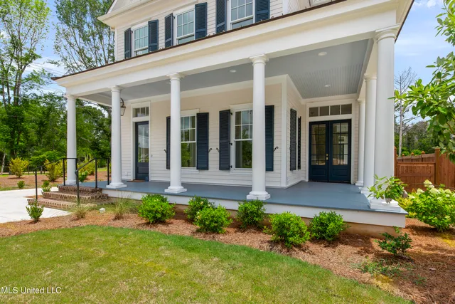 $929,500 | 102 Commonwealth Drive, Madison, MS 39110