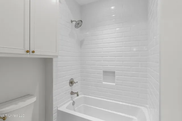 $929,500 | 102 Commonwealth Drive, Madison, MS 39110