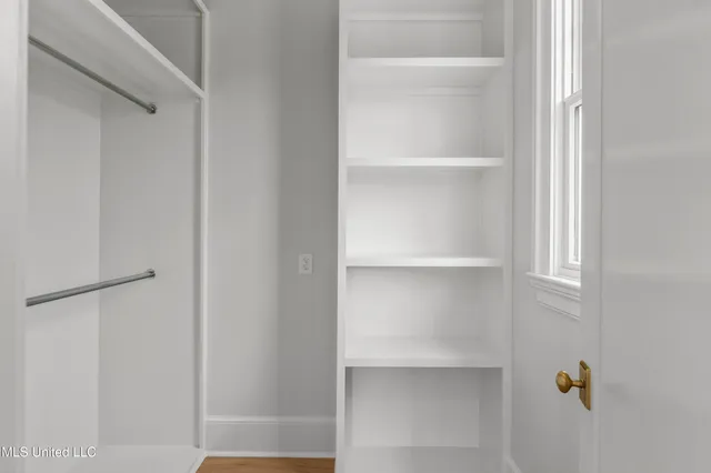 $929,500 | 102 Commonwealth Drive, Madison, MS 39110