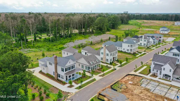 $929,500 | 102 Commonwealth Drive, Madison, MS 39110