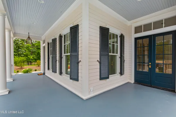 $929,500 | 102 Commonwealth Drive, Madison, MS 39110