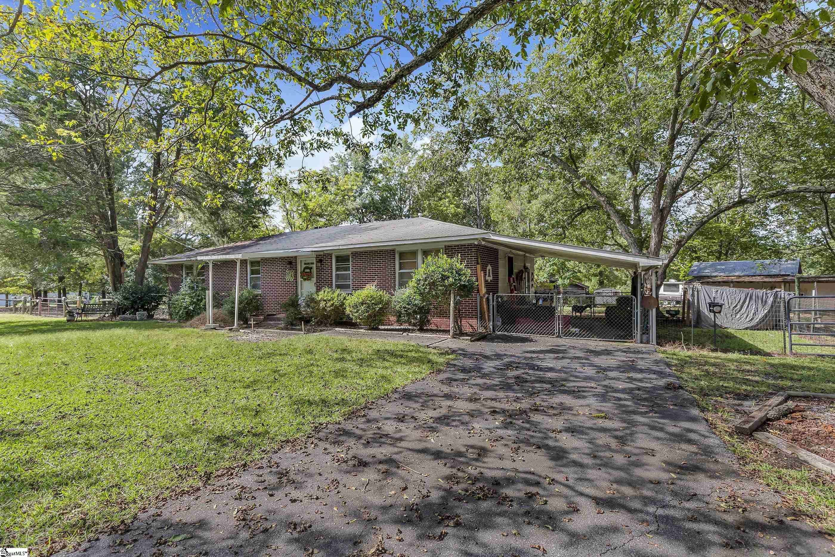 211 Looper Road Pelzer, SC 29669 - Photo 4 of 36