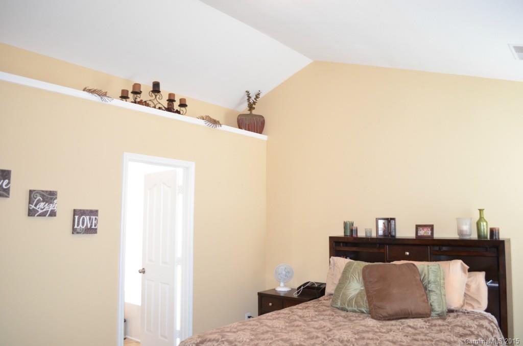 16324 Hayfield Road Charlotte, NC 28213 - Photo 8 of 14 Gallery Image 8