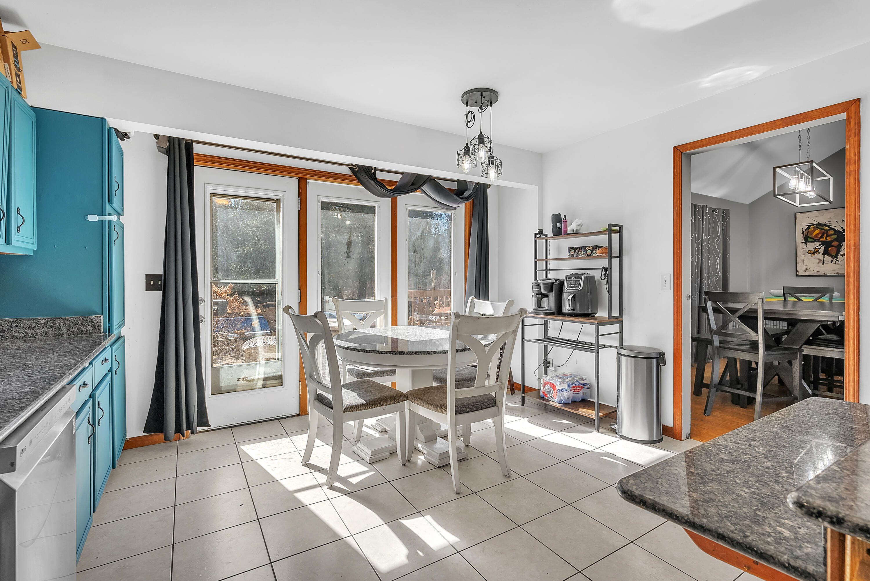 5351 East Honor Avenue Demotte, IN 46310 - Photo 10 of 31 a view of a livingroom with furniture