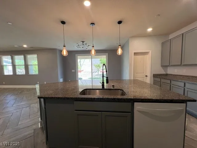 $2,600 | 981 Soaring Moon Drive, Henderson, NV 89015