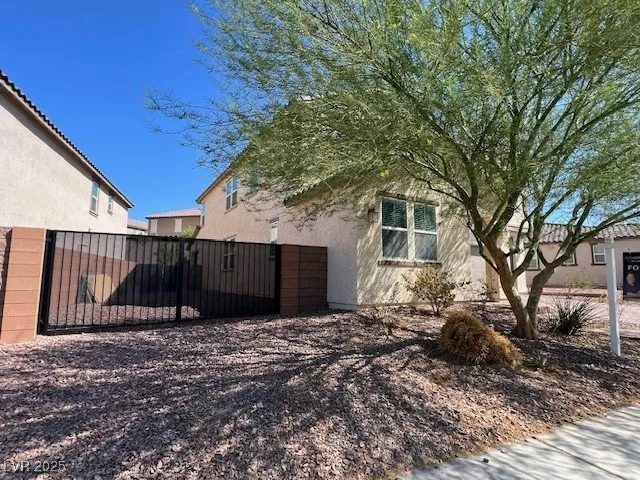$2,600 | 981 Soaring Moon Drive, Henderson, NV 89015
