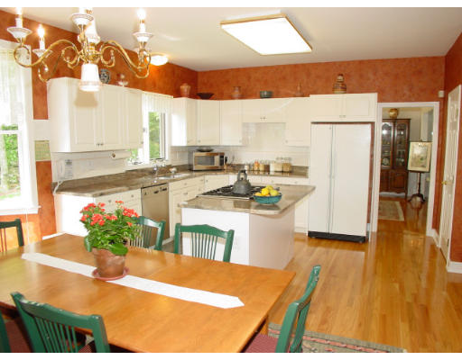 31 Stearns Road Marlborough, MA 01752 - Photo 3 of 9 Gallery Image 3