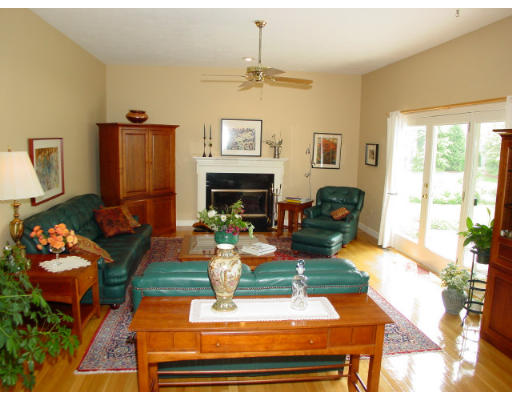 31 Stearns Road Marlborough, MA 01752 - Photo 4 of 9 Gallery Image 4
