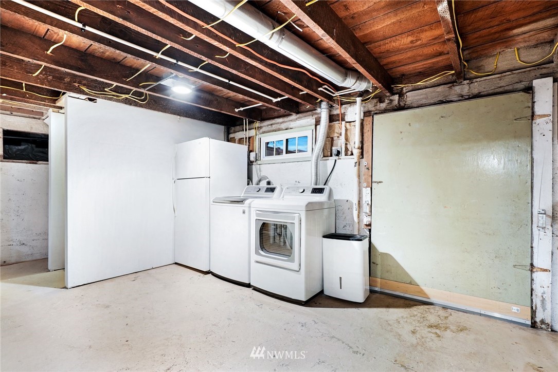 1509 Rucker Avenue Everett, WA 98201 - Photo 21 of 39 a utility room with dryer and washer