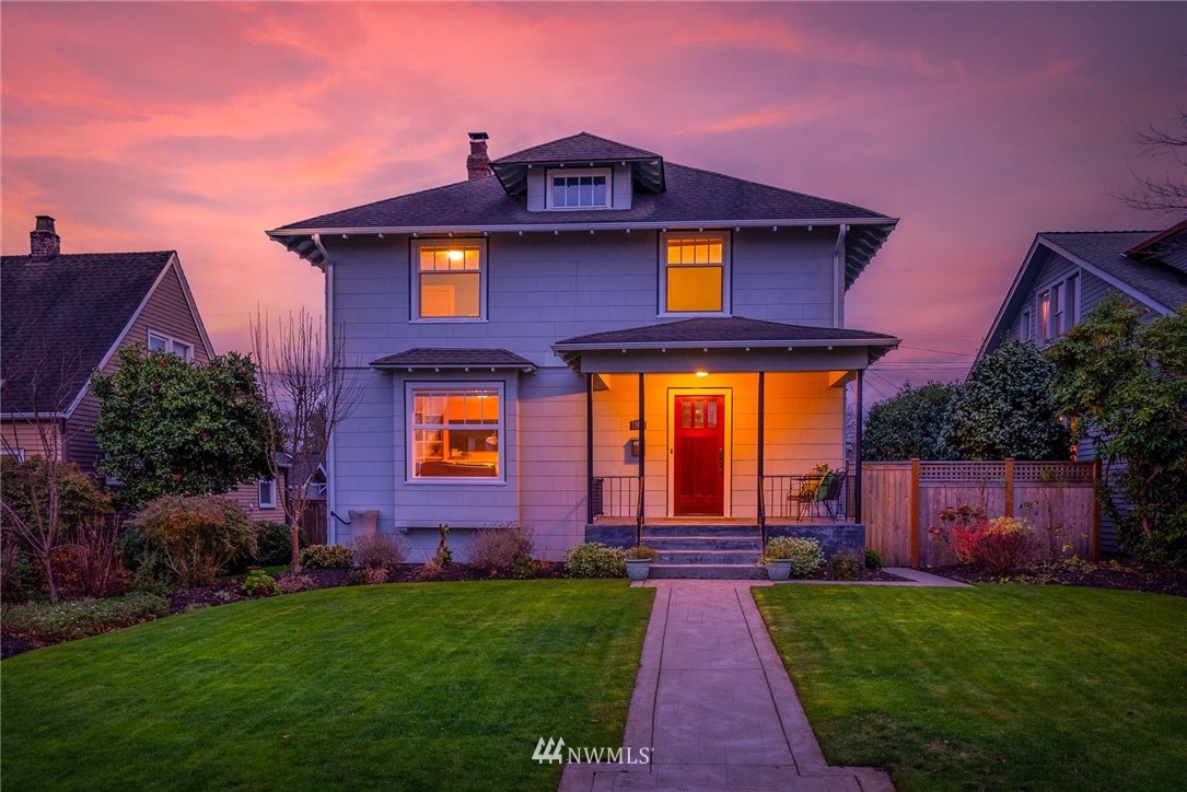 1509 Rucker Avenue Everett, WA 98201 - Photo 35 of 39 a front view of a house with garden