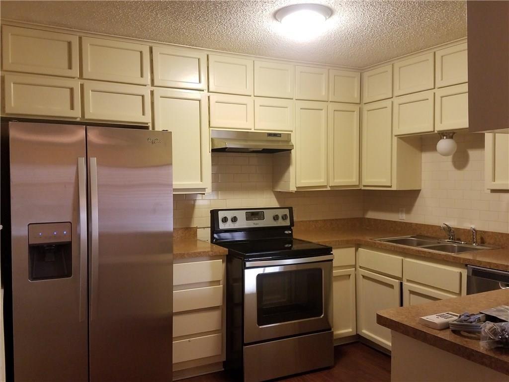 6919 West Cleburne Road Fort Worth, TX 76133 - Photo 15 of 15 Kitchen