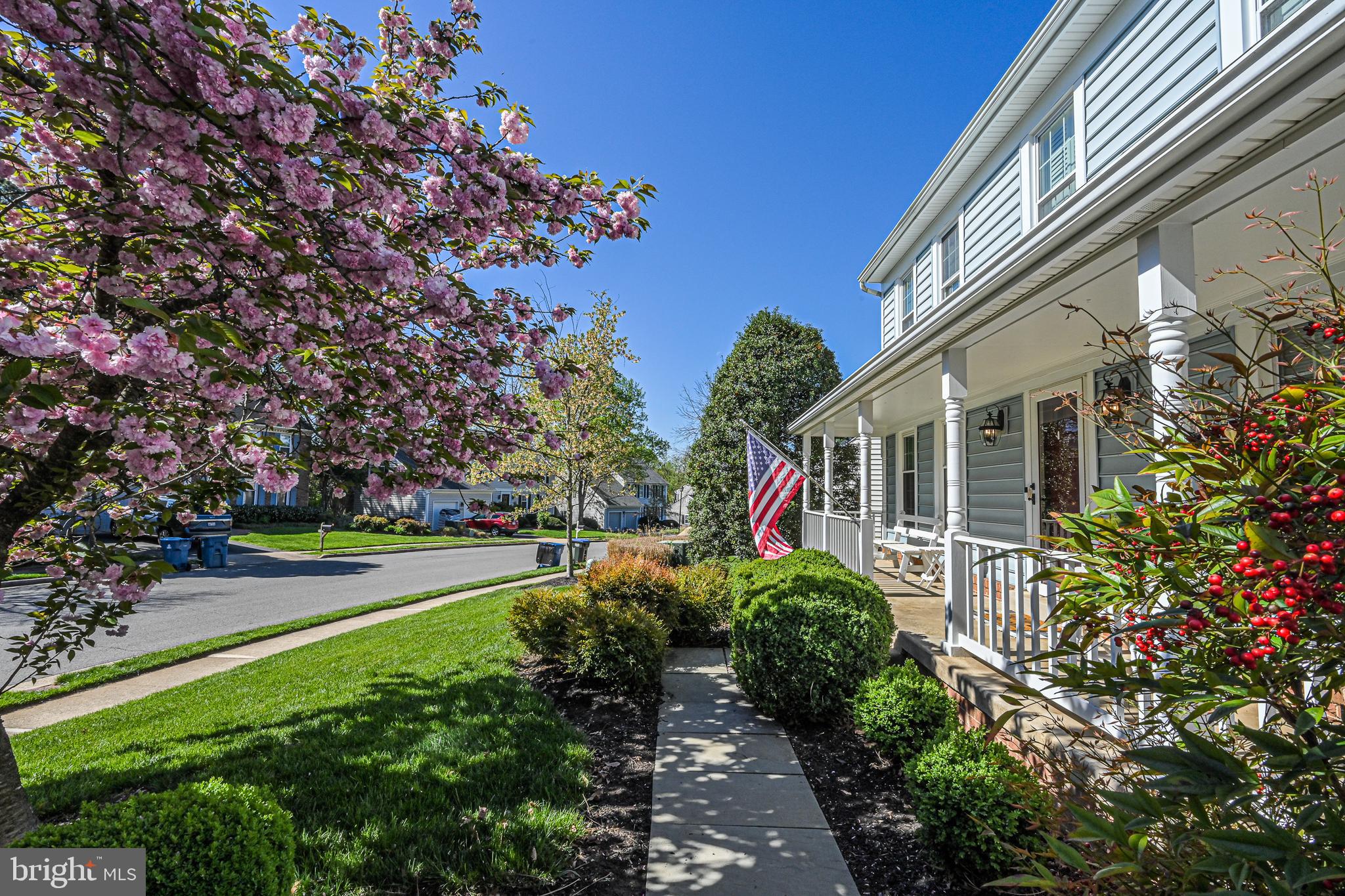 8942 Kenilworth Drive Burke, VA 22015 - Photo 2 of 72 Sits in the center of tree lined neighborhood