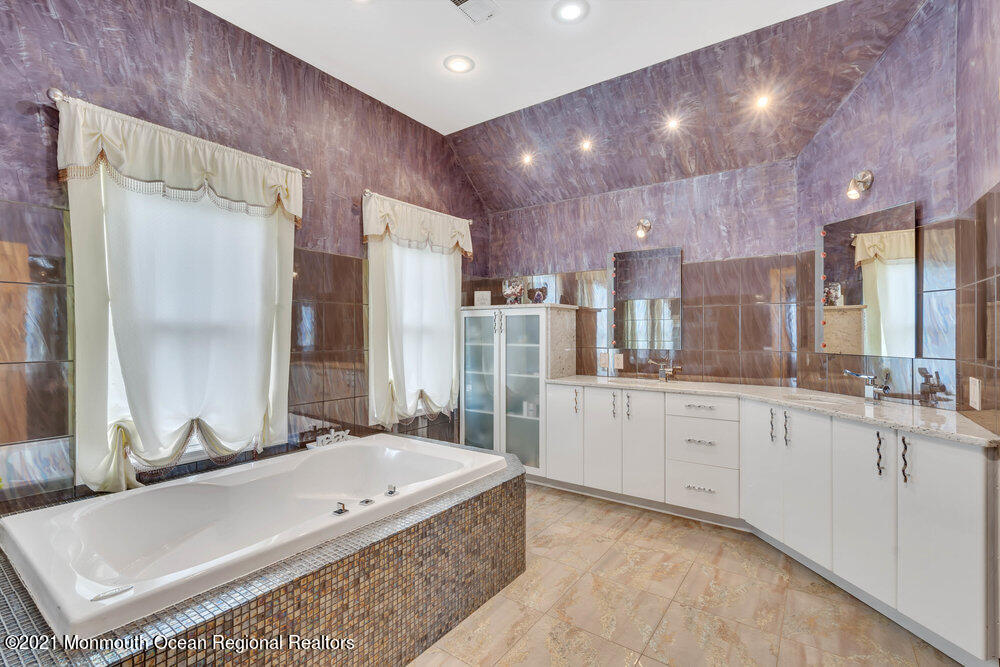 39 Bloomfield Road Manalapan, NJ 07726 - Photo 42 of 71 041_dsc06622