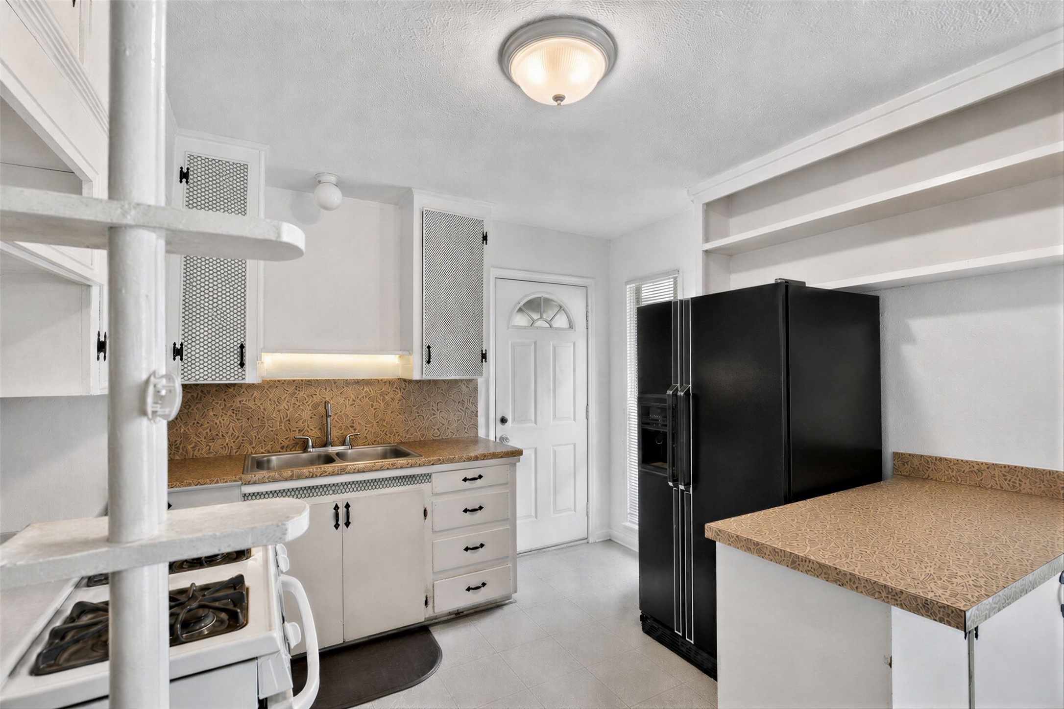 13919 Santa Teresa Road Houston, TX 77045 - Photo 7 of 22 Kitchen