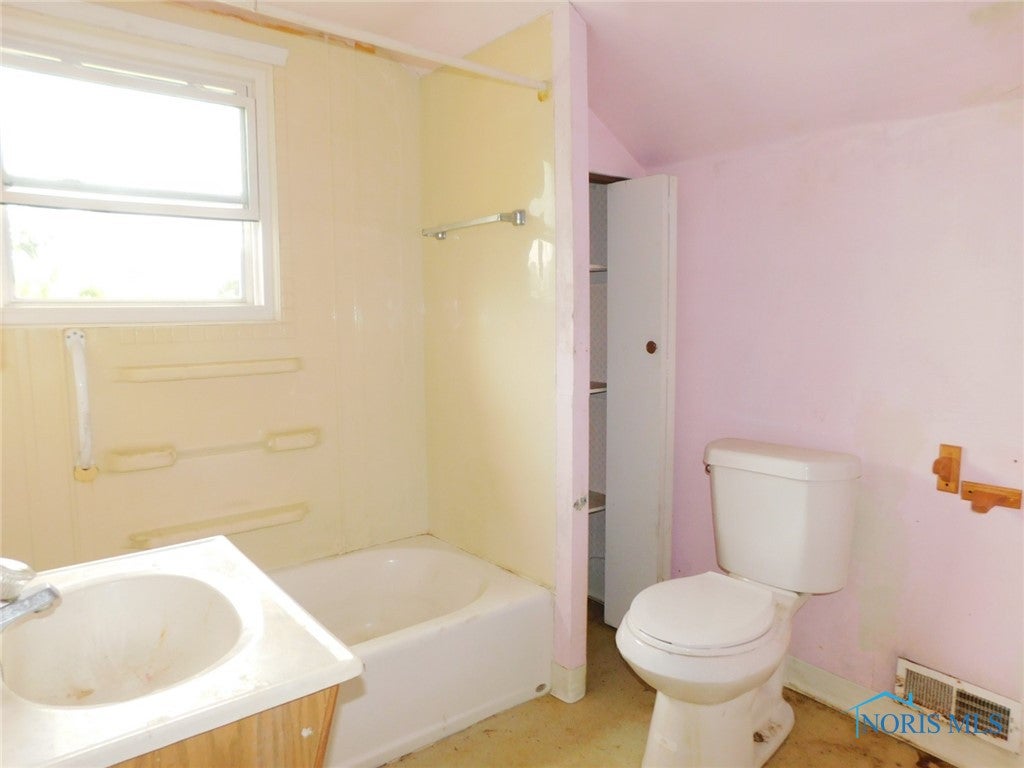 200 Rood Street Northwood, OH 43619 - Photo 13 of 15 Gallery Image 13
