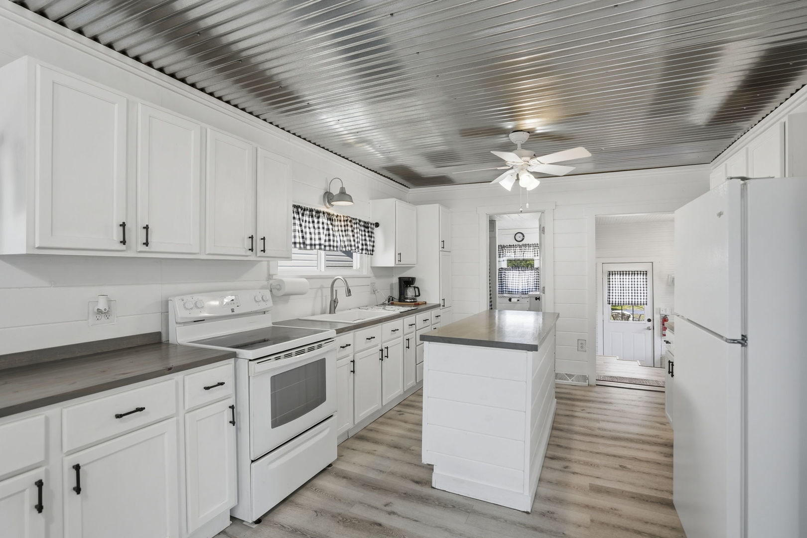 301 North Yates Street Alpha, IL 61413 - Photo 8 of 25