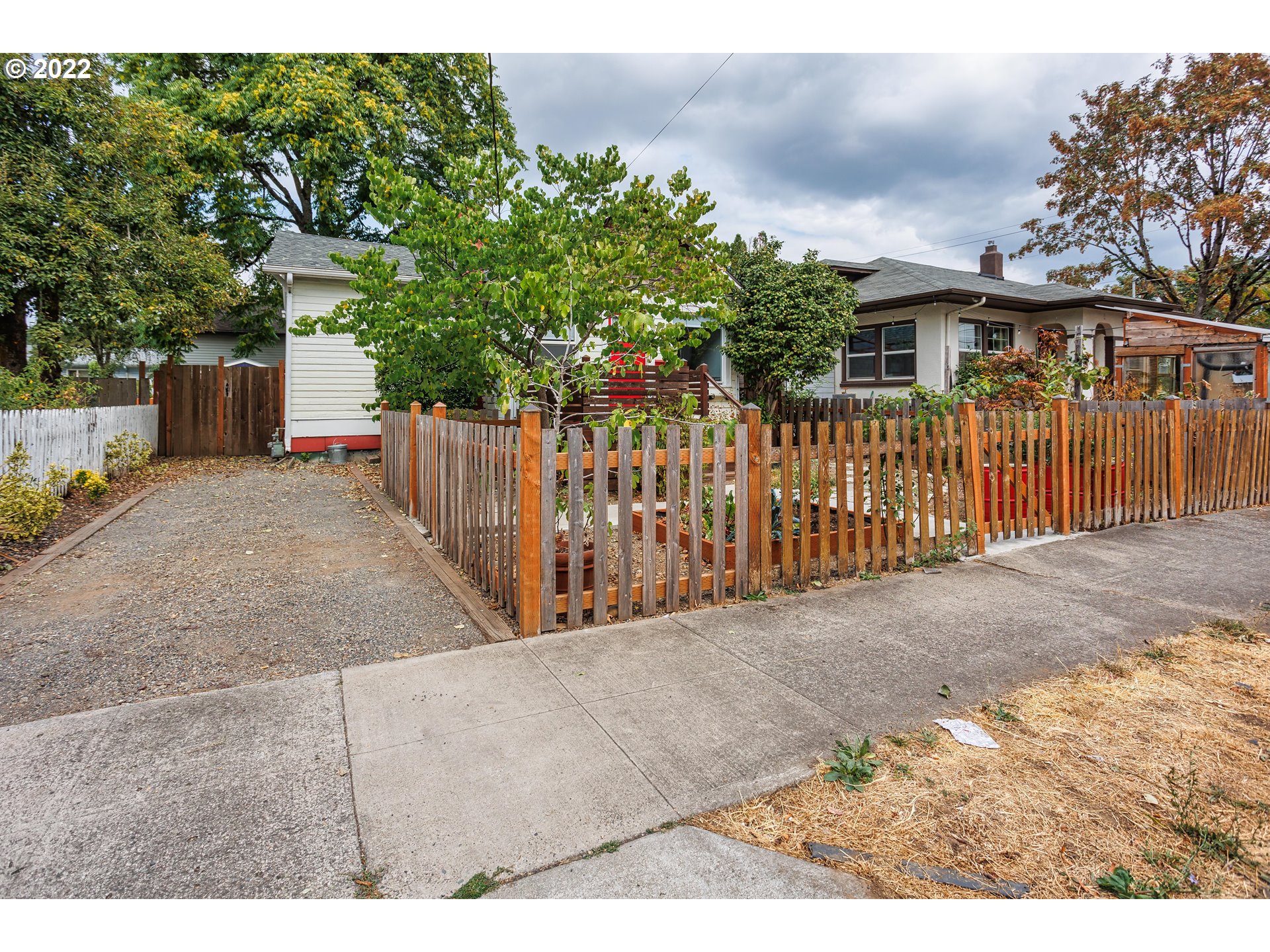 9121 Southeast Reedway Street Portland, OR 97266 - Photo 4 of 16 Gallery Image 4