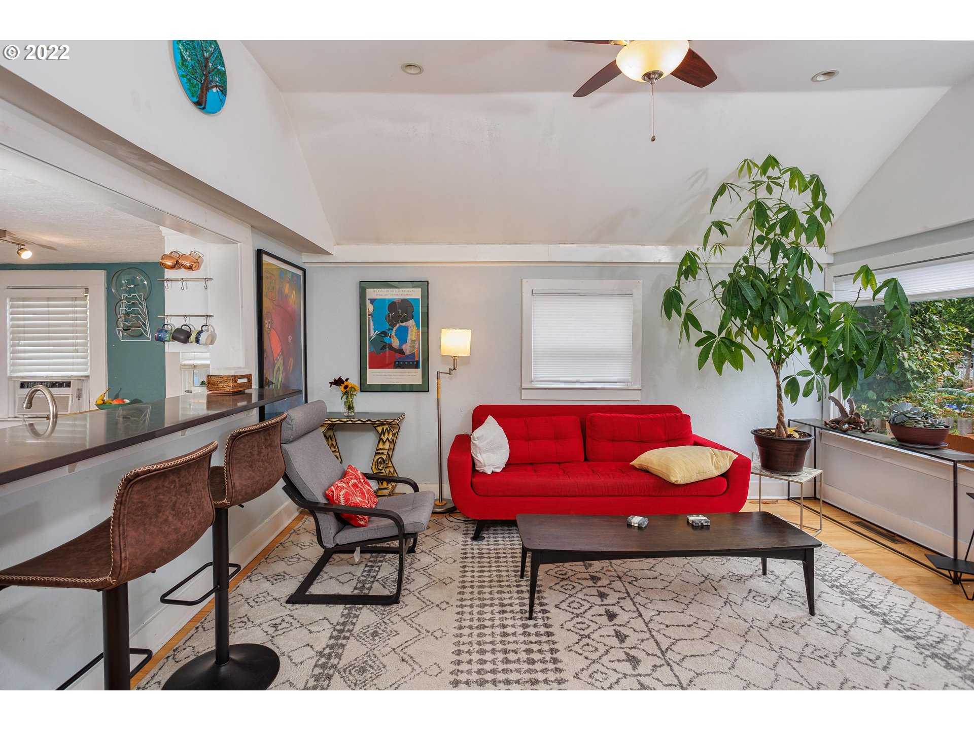9121 Southeast Reedway Street Portland, OR 97266 - Photo 7 of 16 Gallery Image 7