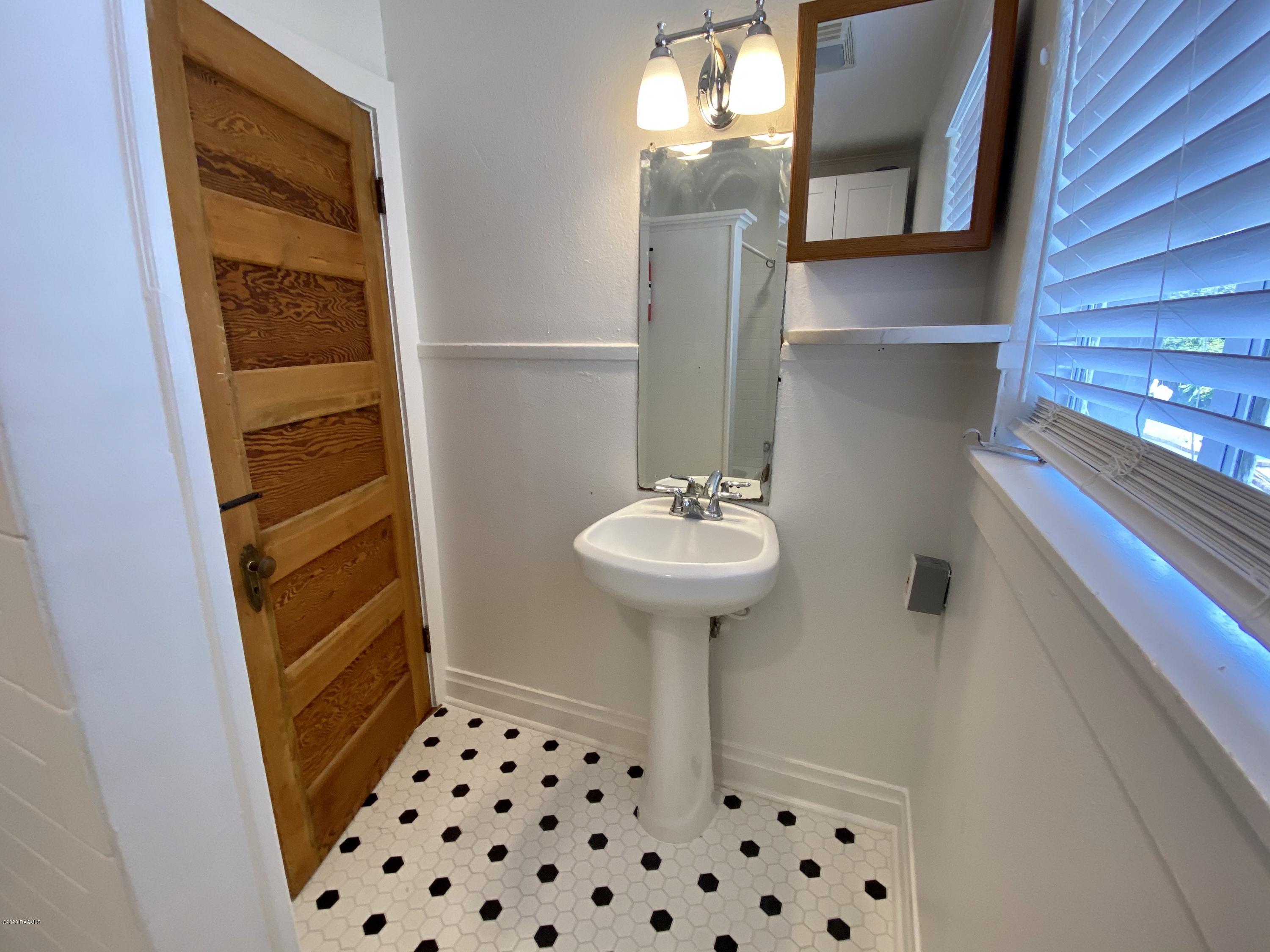 305 Stevenson Street Lafayette, LA 70501 - Photo 9 of 10