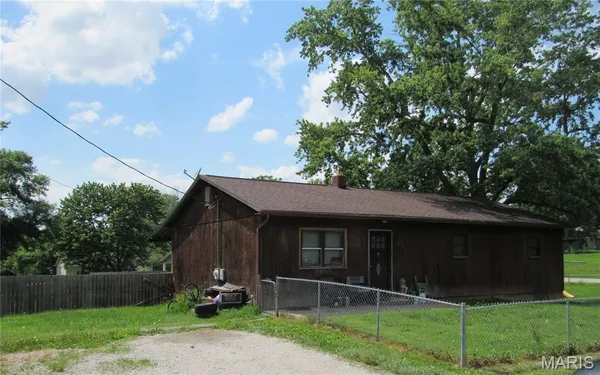 $1 | 613 Truman Street, Moro, IL 62067