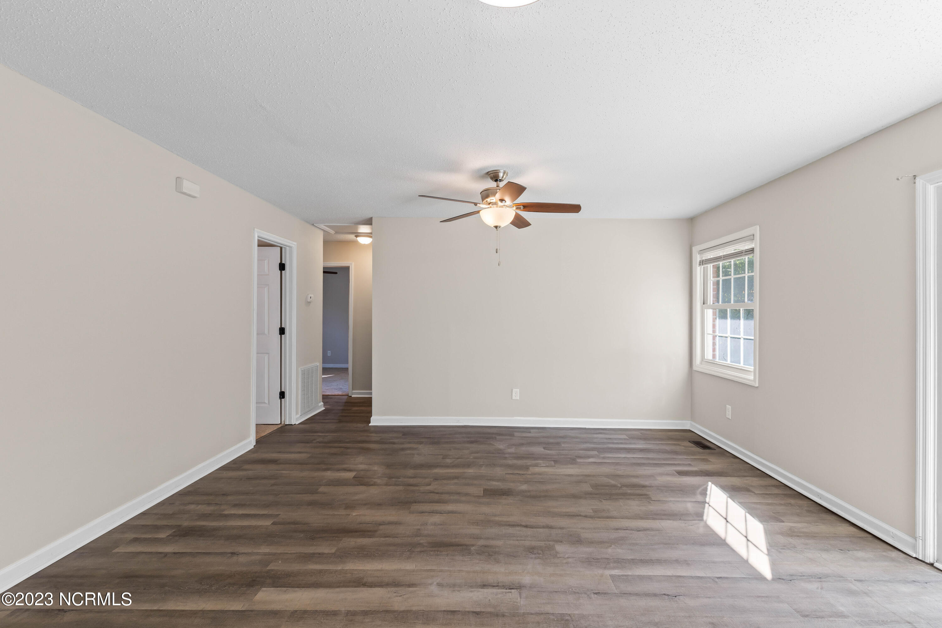 27 Victoria Road Jacksonville, NC 28546 - Photo 12 of 32 14