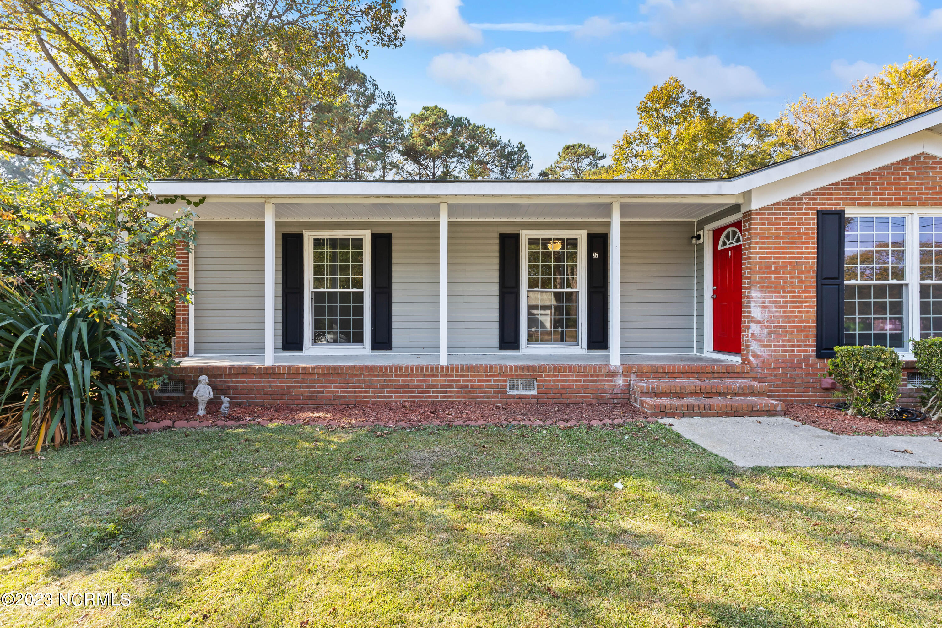 27 Victoria Road Jacksonville, NC 28546 - Photo 4 of 32 4