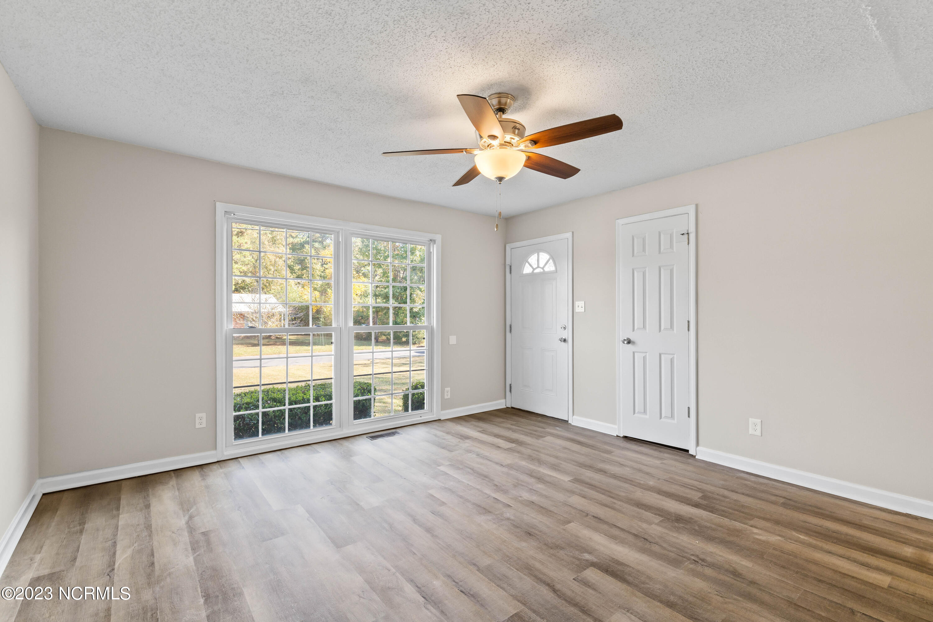 27 Victoria Road Jacksonville, NC 28546 - Photo 6 of 32 8