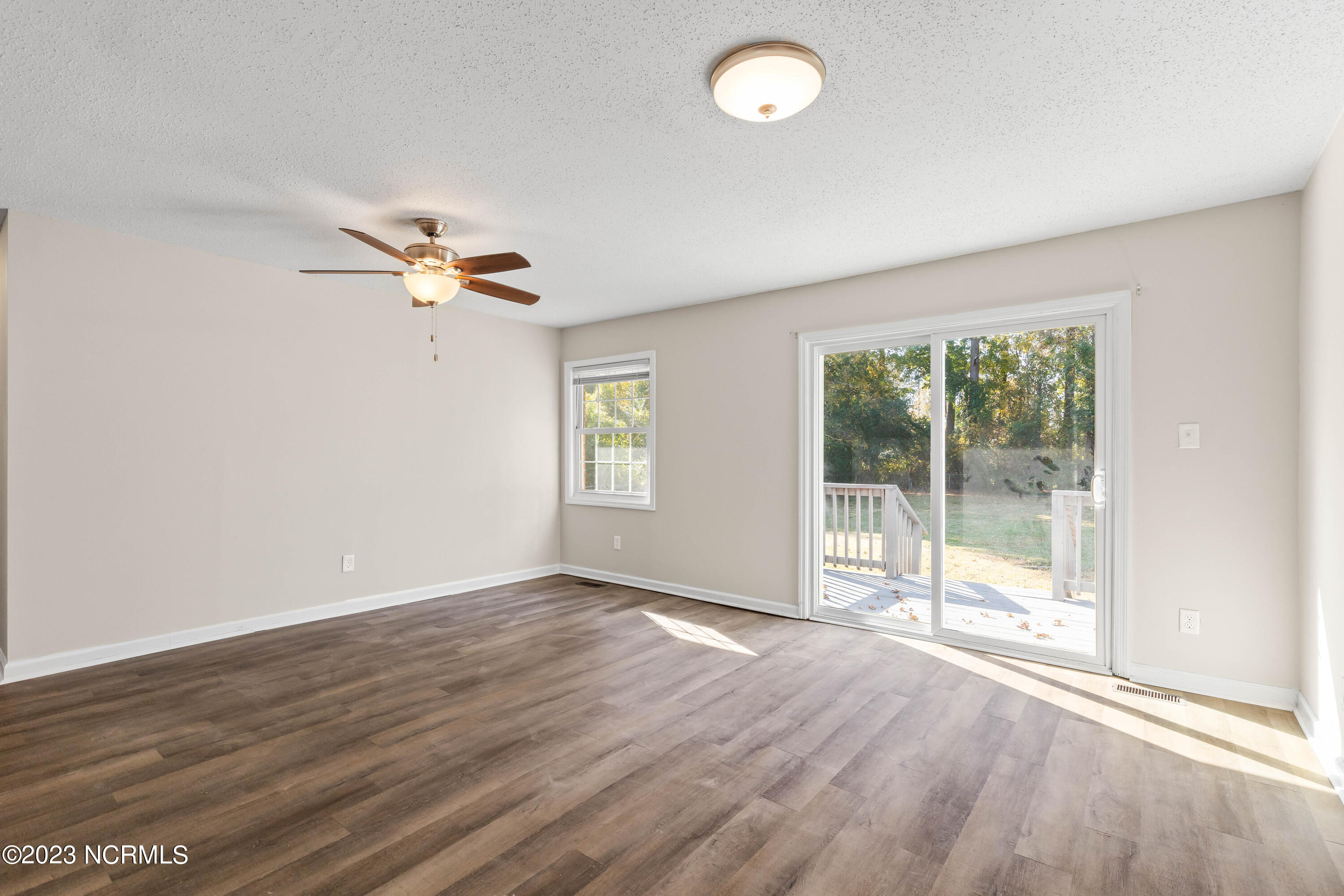 27 Victoria Road Jacksonville, NC 28546 - Photo 7 of 32 9