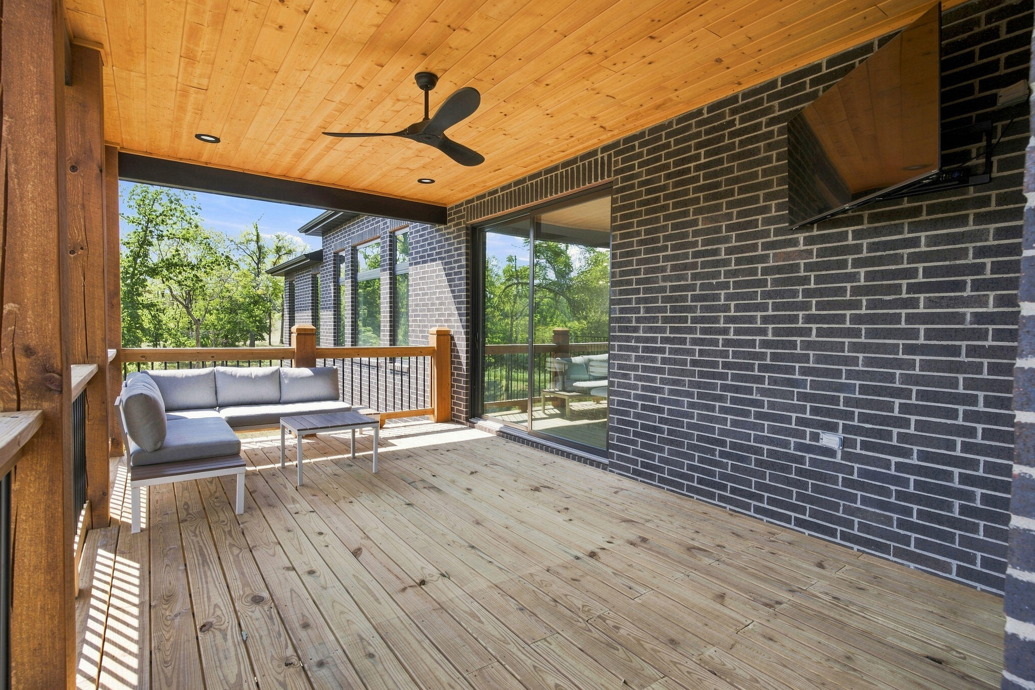 6164 South Hampton Avenue Springfield, MO 65810 - Photo 61 of 69 Covered Deck