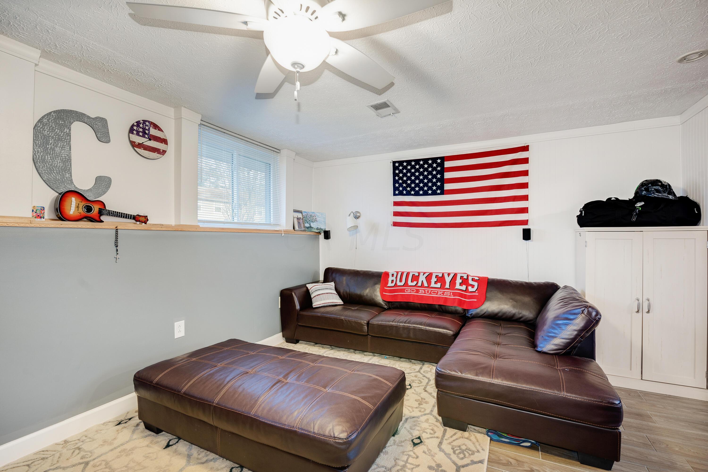 6413 Lexleigh Road Reynoldsburg, OH 43068 - Photo 10 of 40 Family Room