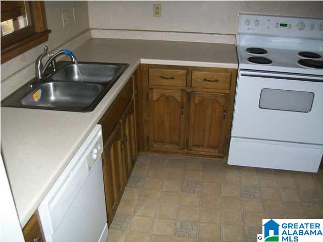 905 Woodbrook Road Birmingham, AL 35215 - Photo 10 of 31