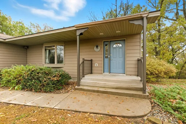 $500,000 | 22225 Big Lake Court, Richmond, MN 56368