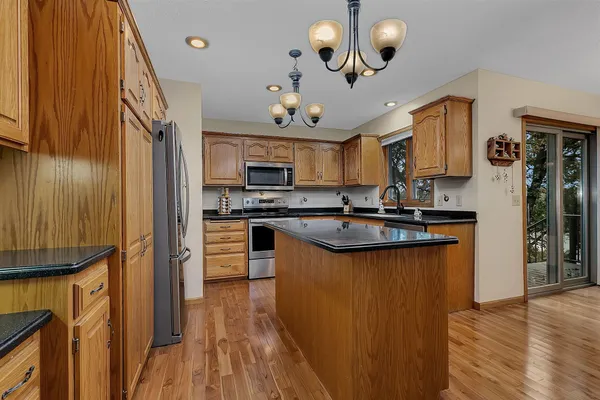 $500,000 | 22225 Big Lake Court, Richmond, MN 56368