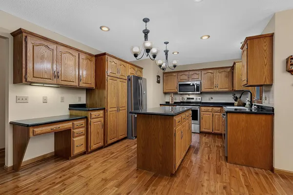 $500,000 | 22225 Big Lake Court, Richmond, MN 56368