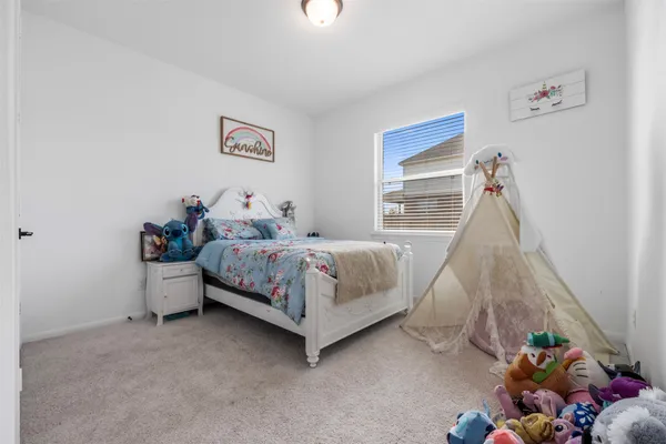 $2,850 | 11918 Autumn Leaf Drive, Mont Belvieu, TX 77535