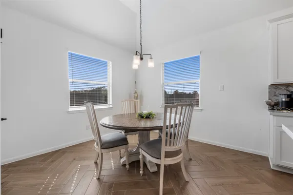 $2,850 | 11918 Autumn Leaf Drive, Mont Belvieu, TX 77535