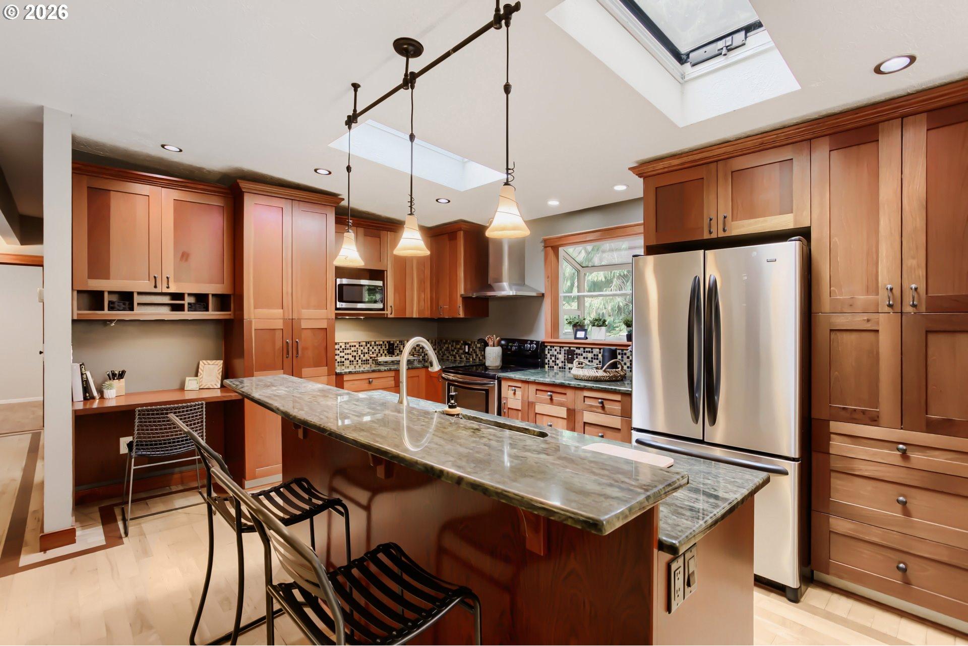 6149 Southwest Miles Court Portland, OR 97219 - Photo 23 of 48 Gallery Image 23