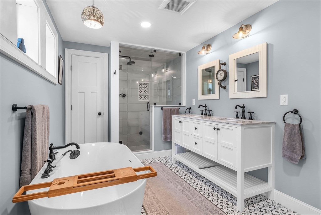 20 Paddocks Path Dennis, MA 02638 - Photo 4 of 42