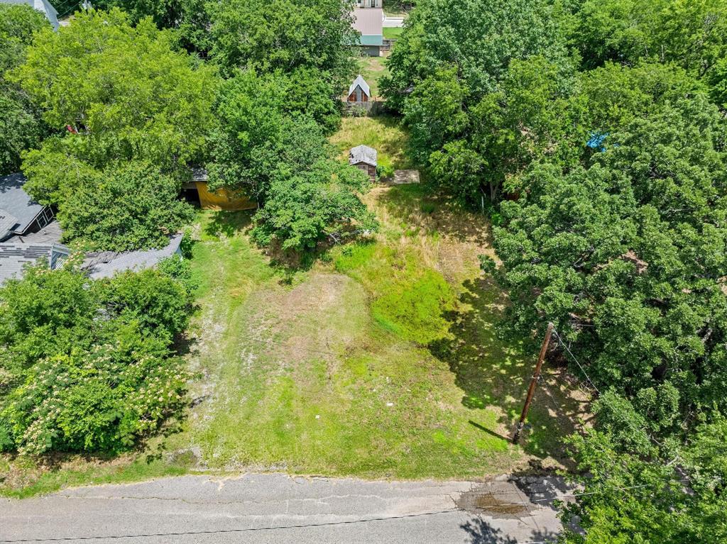 518 South 3rd Street Bonham, TX 75418 - Photo 16 of 19 a view of a garden