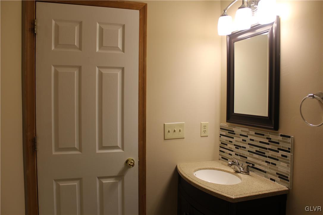 613 Mountain Road Blakeslee, PA 18610 - Photo 6 of 18 Bathroom2