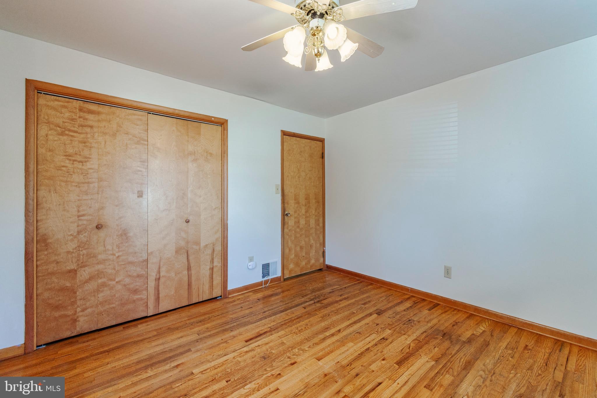 87 Kansas Road Pennsville, NJ 08070 - Photo 11 of 28 nice sized closet