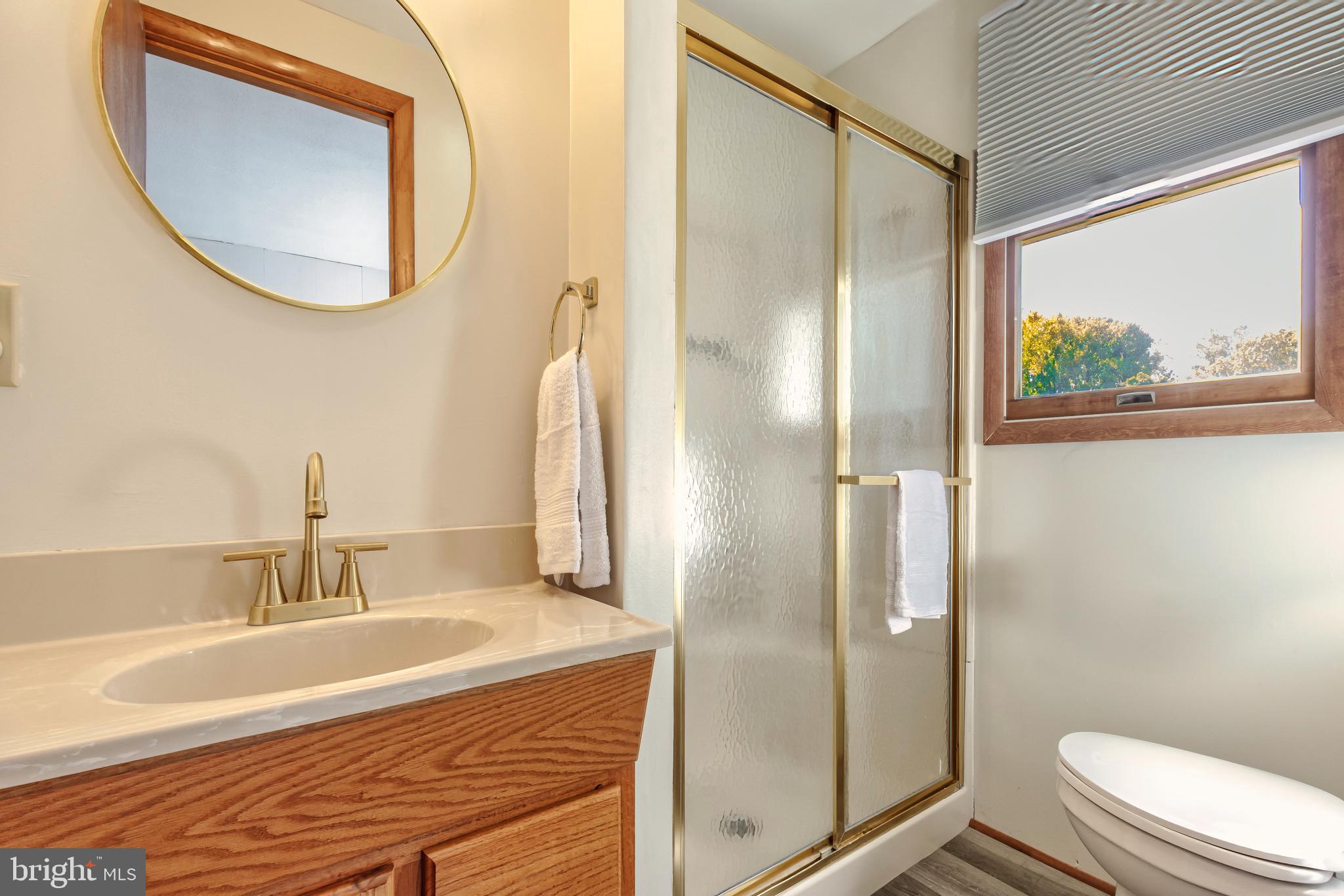 87 Kansas Road Pennsville, NJ 08070 - Photo 14 of 28 en suite bath