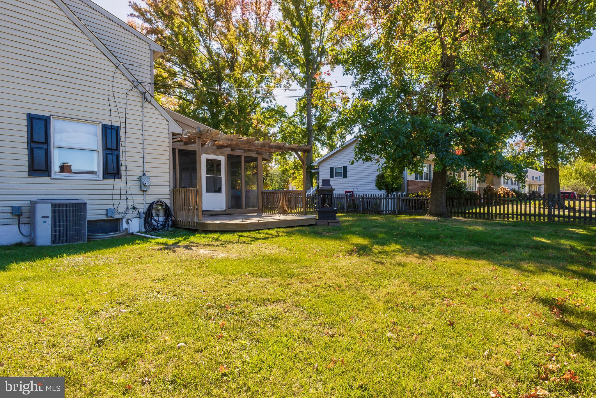 87 Kansas Road Pennsville, NJ 08070 - Photo 24 of 28 side yard
