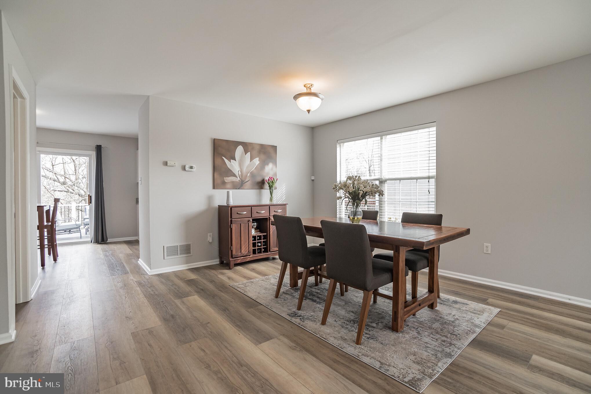242 Springvalley Way Aston, PA 19014 - Photo 4 of 19 Gallery Image 4