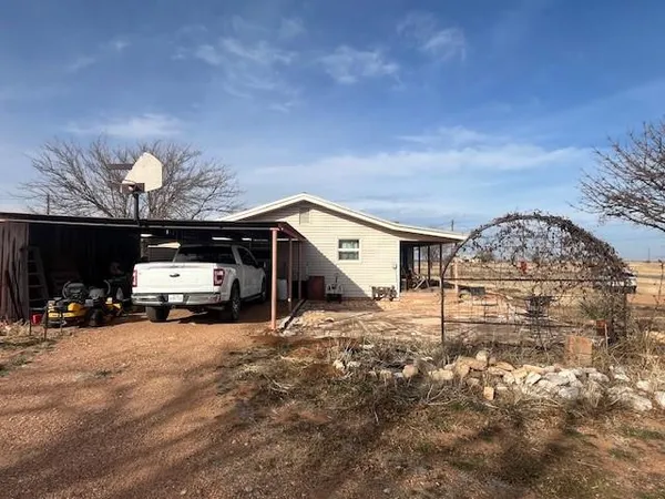 $200,000 | 294 State Highway 70, Roby, TX 79543